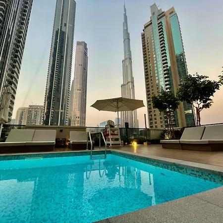 Luxurious & Spacious 2Br L Burj & Fountain Views L Walk To Dubai Mall L Pool L Gym Exterior photo
